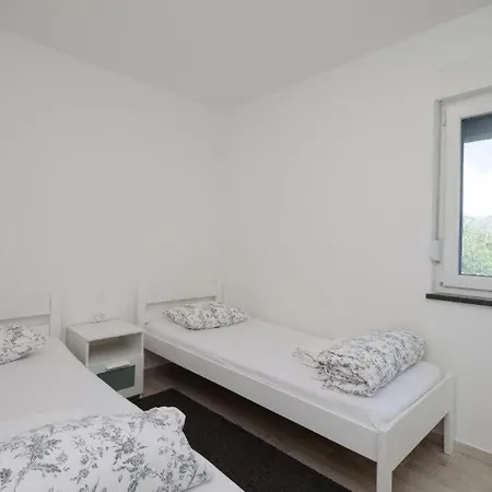 Zorica 4 * Lopar